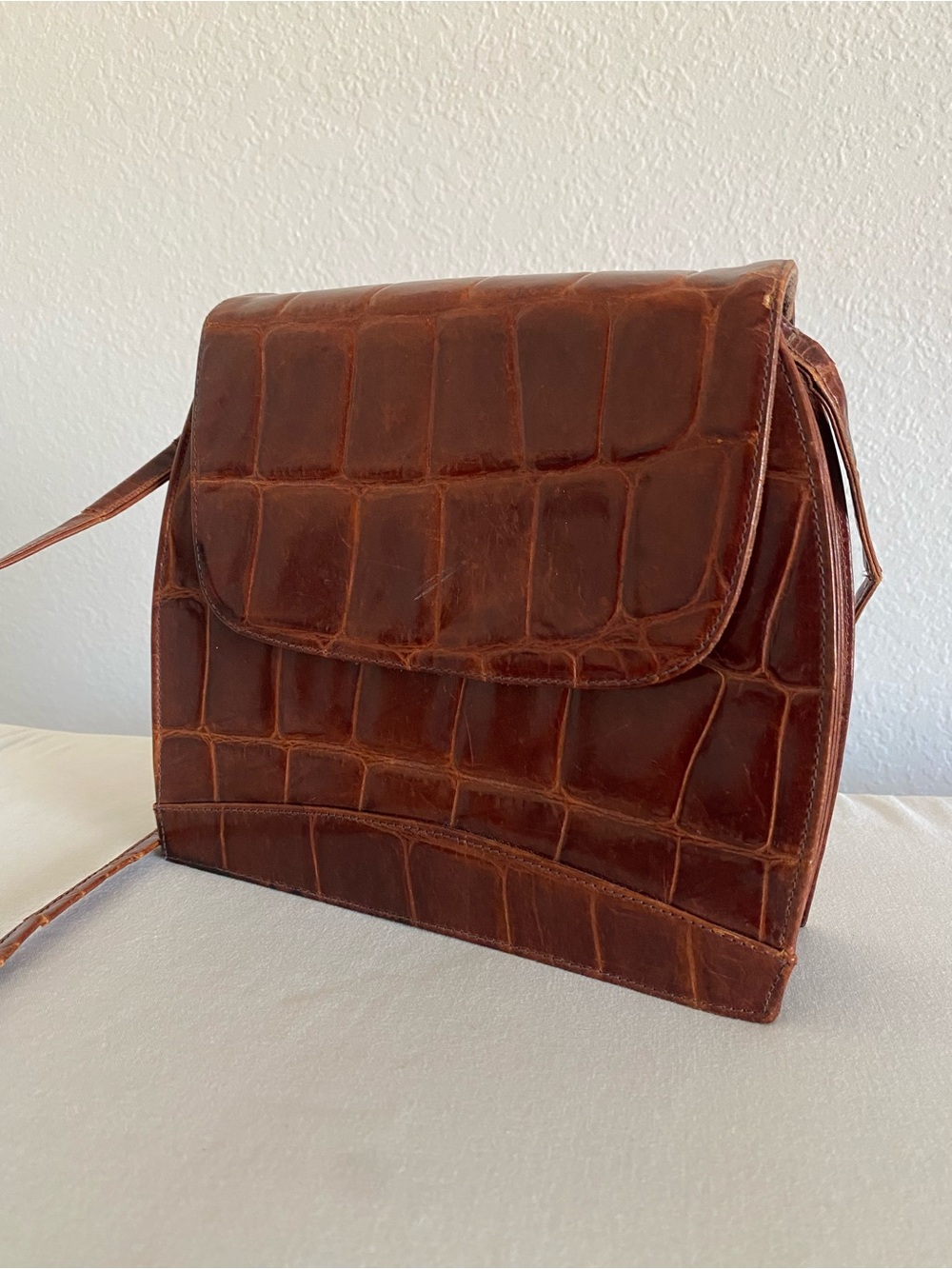Women's Brown Croc-Embossed Crossbody Bag with Flap